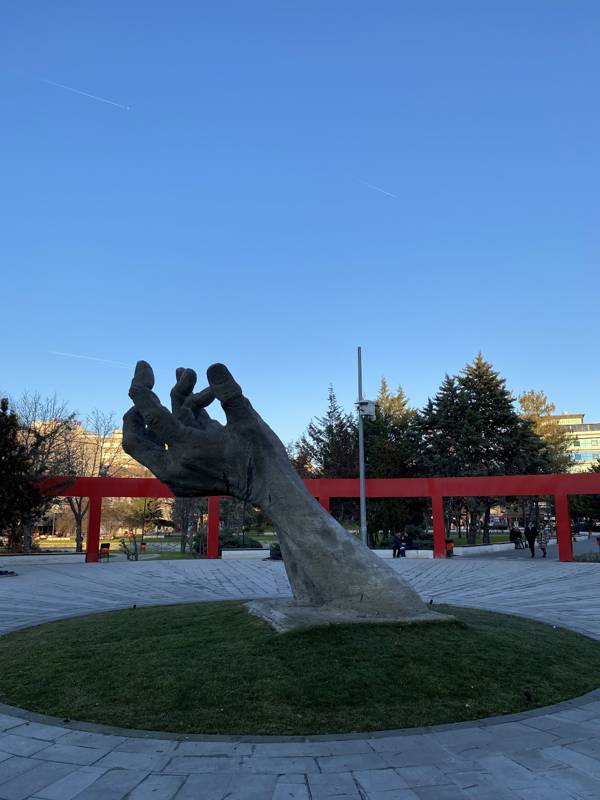 Sıhhiye Metro Abdi İpekçi Parkı Girişi